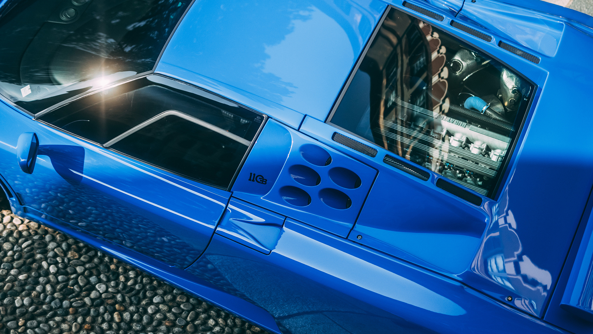 Motor Bugatti EB110