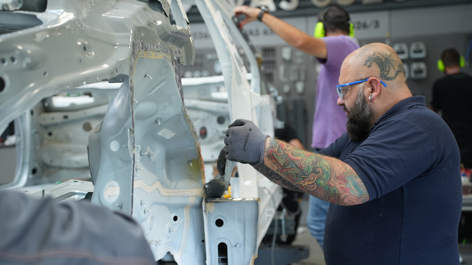 Servind pořádá karosářské školení