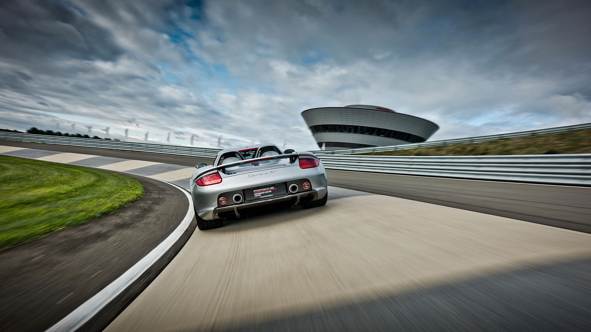 Porsche Carrera GT na okruhu